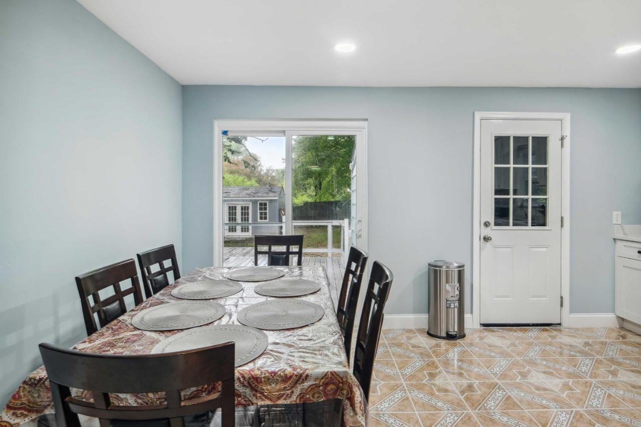 Pet-Friendly Mount Rainier Home With Gas Grill! エクステリア 写真